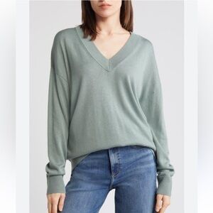 Treasure&Bond V-Neck Pullover Sweater